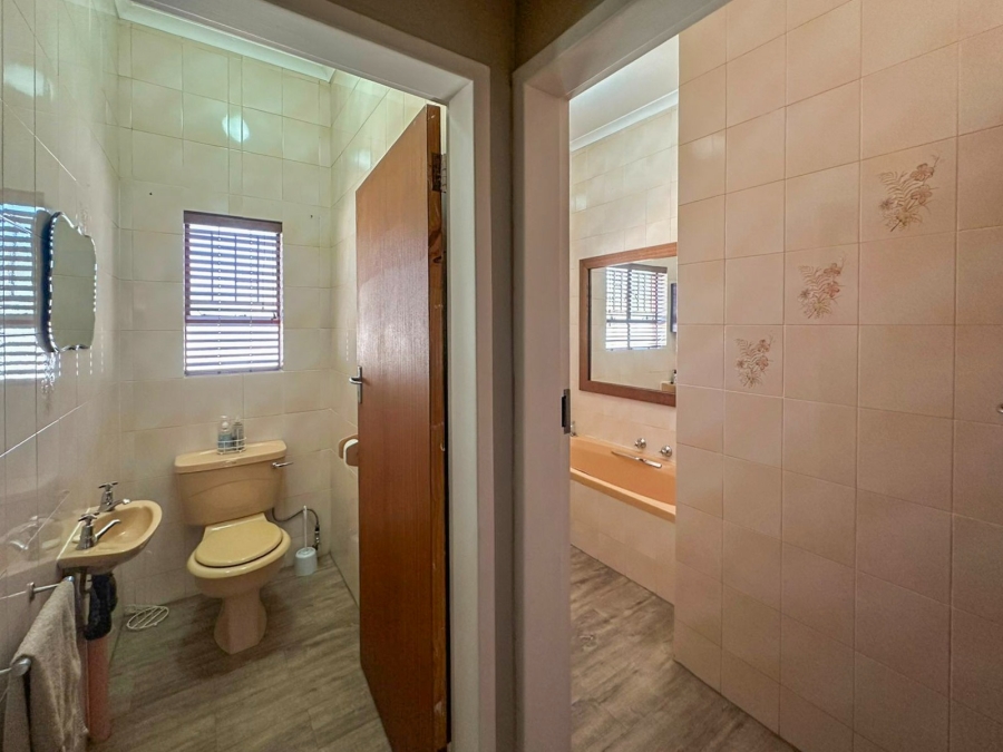 3 Bedroom Property for Sale in Meerhof North West